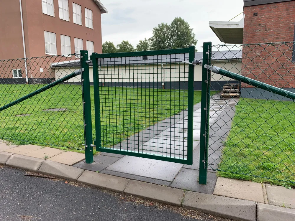 Stängsel runt en förskolemiljö